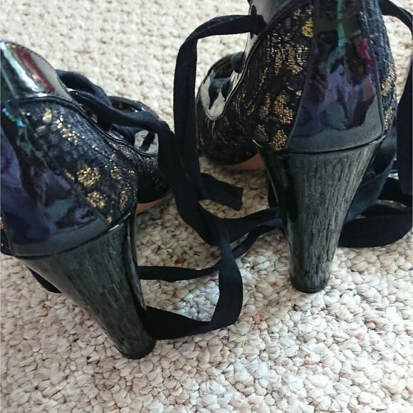 Marc Jacobs Black Mesh Patent Leather Gold Print size 37 - Picture 4 of 11